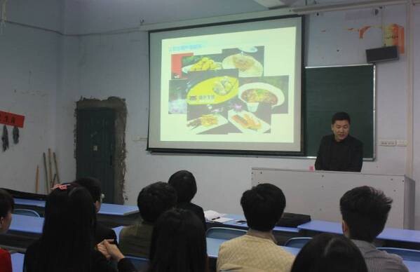 财经贸易系积极组织企业举行专场招聘会促进学生就业